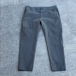 Vuori Men's Hunter Army Green Dark Oregano Meta Pants Size 38